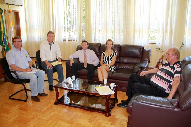 NOVOS JUÍZES VISITAM O EXECUTIVO